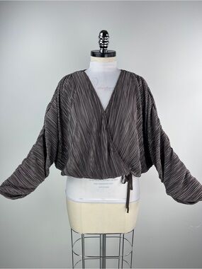 💚 3627. Plisse Dolman Wrap Top - Taupe Gray
